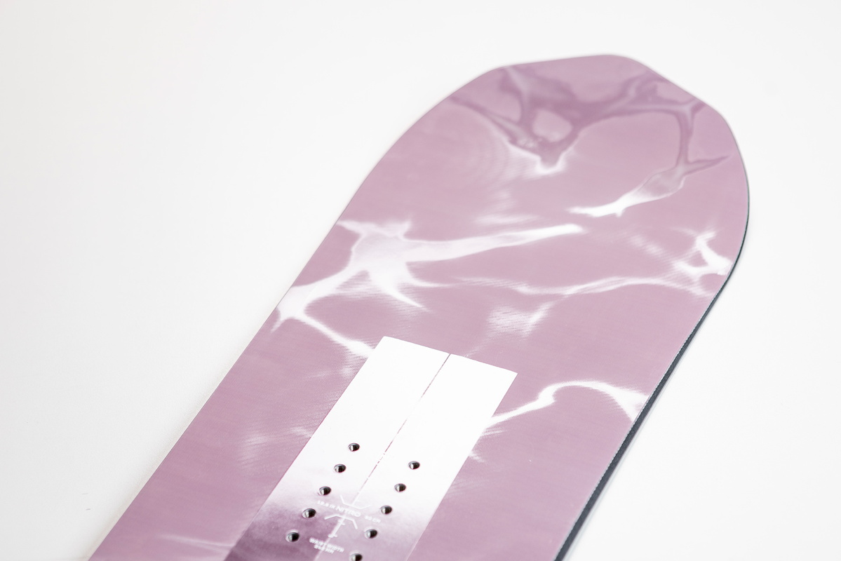 Tabla de Snowboard Beauty 20-21 Nitro – 147 cm – OPEBOX – The Edge